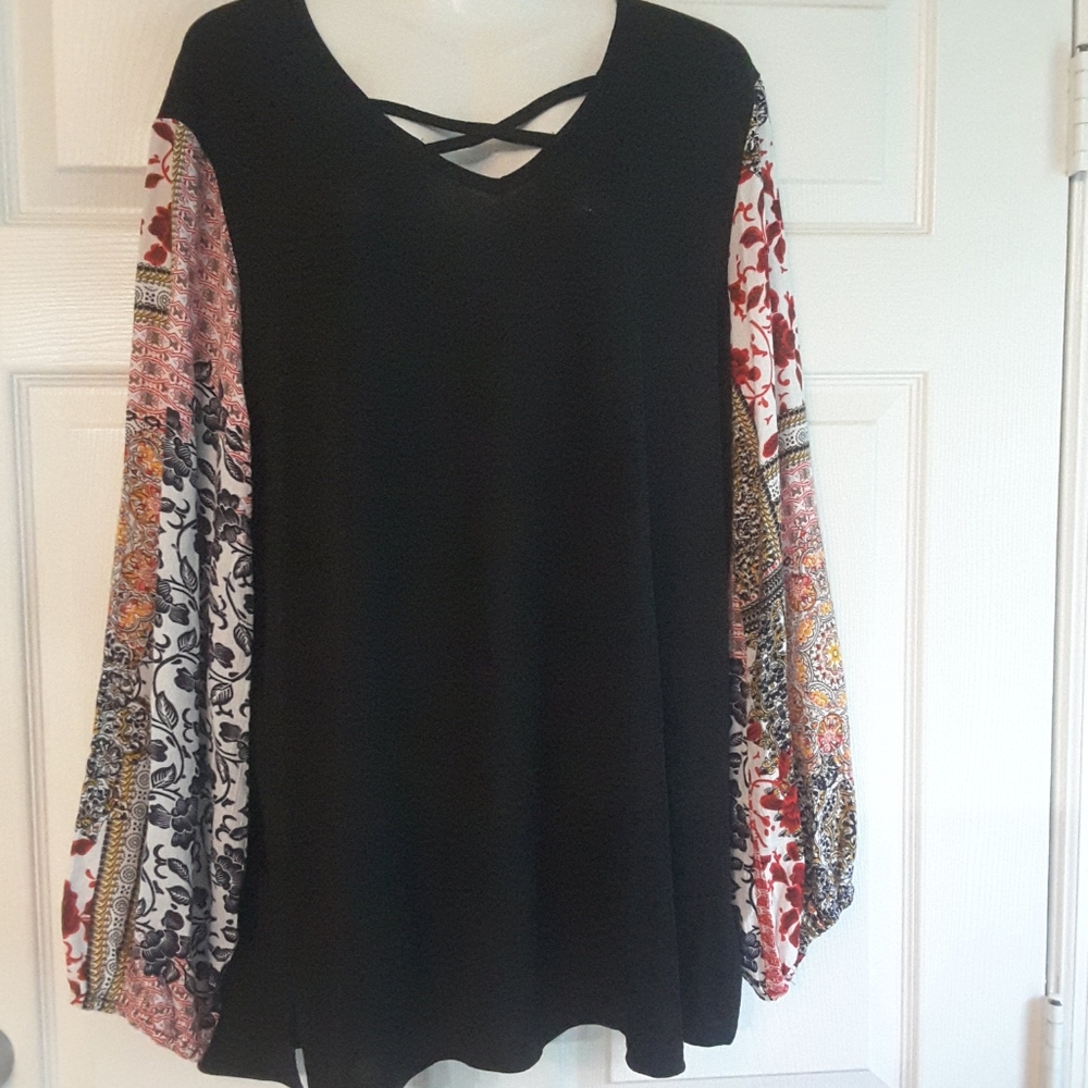 Suzanne Betro Weekend womens 1x black top